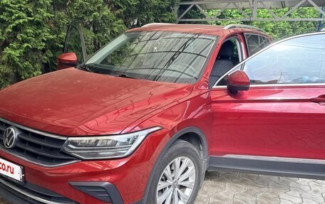 Volkswagen Tiguan II, 2020 год, 3 200 000 рублей, 2 фотография