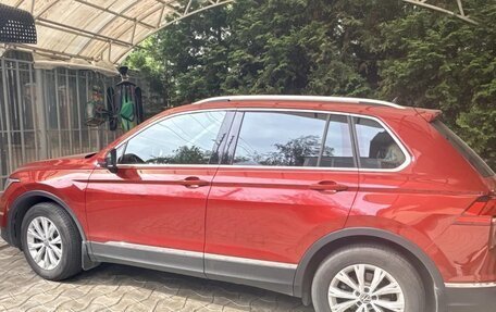 Volkswagen Tiguan II, 2020 год, 3 200 000 рублей, 3 фотография
