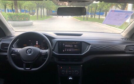 Volkswagen T-Cross I, 2023 год, 1 389 000 рублей, 10 фотография