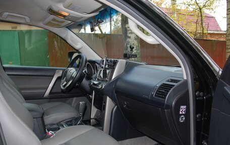 Toyota Land Cruiser Prado 150 рестайлинг 2, 2012 год, 2 700 000 рублей, 9 фотография