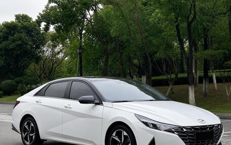 Hyundai Elantra, 2022 год, 1 350 000 рублей, 3 фотография