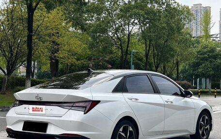 Hyundai Elantra, 2022 год, 1 350 000 рублей, 4 фотография