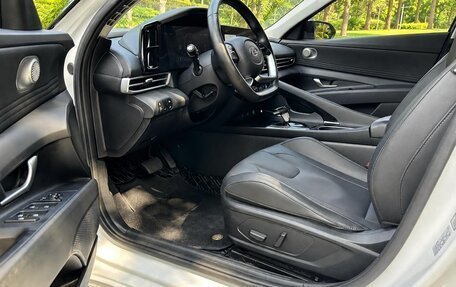 Hyundai Elantra, 2022 год, 1 350 000 рублей, 14 фотография