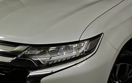 Mitsubishi Outlander III рестайлинг 3, 2015 год, 1 555 000 рублей, 10 фотография