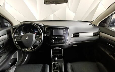 Mitsubishi Outlander III рестайлинг 3, 2015 год, 1 555 000 рублей, 14 фотография