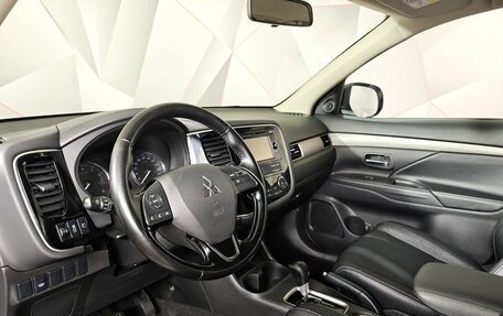 Mitsubishi Outlander III рестайлинг 3, 2015 год, 1 555 000 рублей, 19 фотография