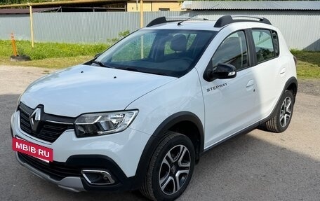 Renault Sandero II рестайлинг, 2022 год, 1 450 000 рублей, 2 фотография