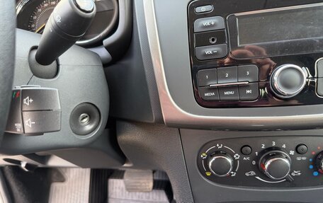 Renault Sandero II рестайлинг, 2022 год, 1 450 000 рублей, 36 фотография