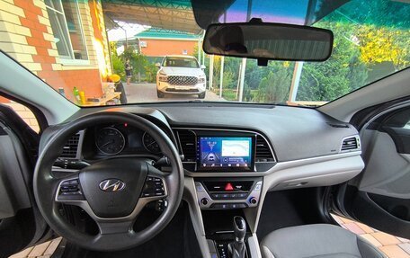 Hyundai Elantra VI рестайлинг, 2016 год, 1 220 000 рублей, 10 фотография