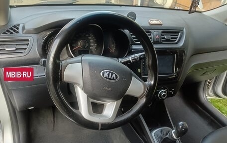 KIA Rio III рестайлинг, 2013 год, 820 000 рублей, 2 фотография
