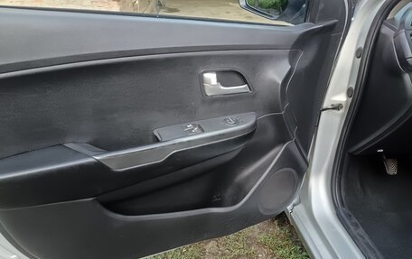 KIA Rio III рестайлинг, 2013 год, 820 000 рублей, 13 фотография