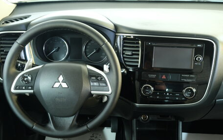 Mitsubishi Outlander III рестайлинг 3, 2013 год, 1 459 000 рублей, 11 фотография