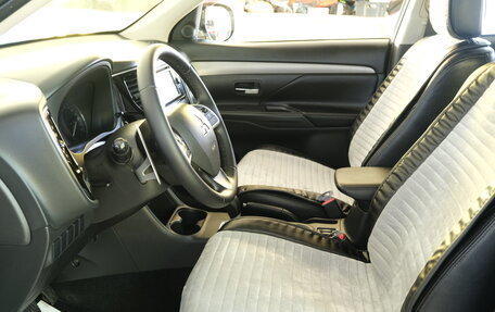 Mitsubishi Outlander III рестайлинг 3, 2013 год, 1 459 000 рублей, 8 фотография