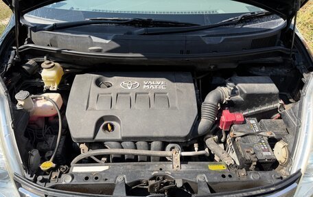 Toyota ISis I, 2012 год, 1 570 000 рублей, 4 фотография
