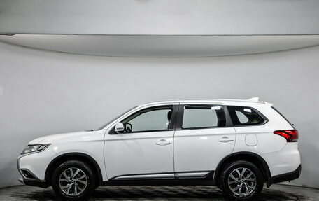 Mitsubishi Outlander III рестайлинг 3, 2017 год, 1 799 000 рублей, 8 фотография