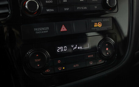 Mitsubishi Outlander III рестайлинг 3, 2017 год, 1 799 000 рублей, 15 фотография