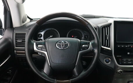 Toyota Land Cruiser 200, 2019 год, 6 291 000 рублей, 10 фотография