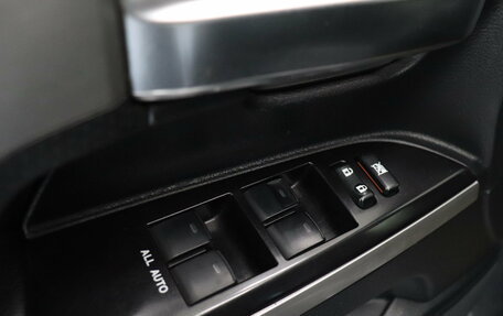 Toyota Land Cruiser 200, 2019 год, 6 291 000 рублей, 9 фотография