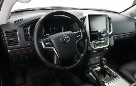 Toyota Land Cruiser 200, 2019 год, 6 291 000 рублей, 8 фотография