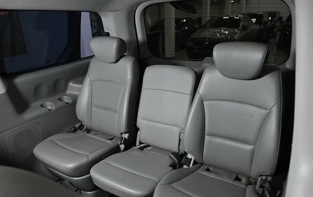 Hyundai Grand Starex Grand Starex I рестайлинг 2, 2014 год, 1 605 000 рублей, 15 фотография