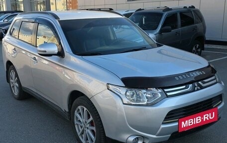 Mitsubishi Outlander III рестайлинг 3, 2013 год, 1 096 000 рублей, 3 фотография