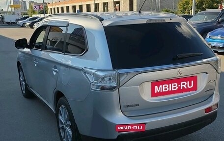 Mitsubishi Outlander III рестайлинг 3, 2013 год, 1 096 000 рублей, 5 фотография