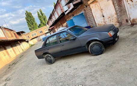 Opel Ascona C, 1988 год, 80 000 рублей, 2 фотография