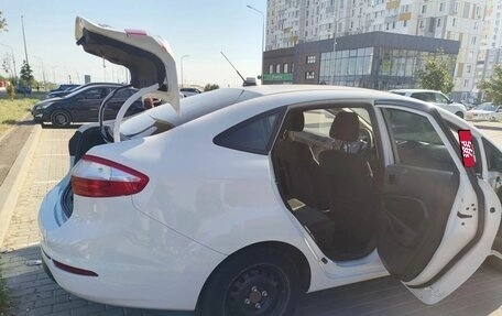 Ford Fiesta, 2018 год, 800 000 рублей, 2 фотография