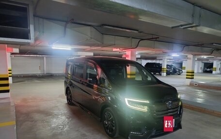 Honda Stepwgn IV, 2019 год, 2 150 000 рублей, 2 фотография