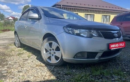 KIA Cerato III, 2011 год, 750 000 рублей, 3 фотография