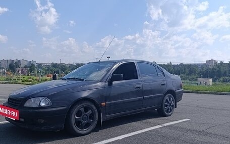 Toyota Avensis III рестайлинг, 1999 год, 240 000 рублей, 3 фотография