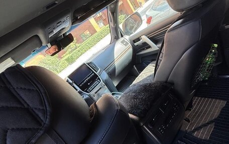 Toyota Land Cruiser 200, 2019 год, 8 000 000 рублей, 10 фотография