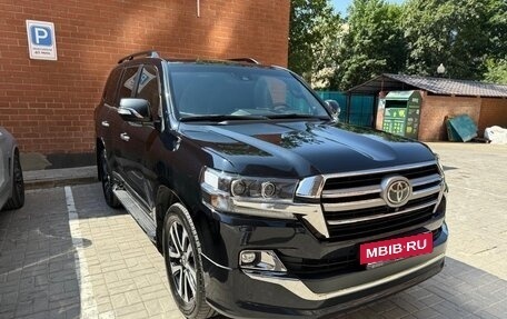 Toyota Land Cruiser 200, 2019 год, 8 000 000 рублей, 3 фотография
