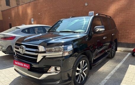 Toyota Land Cruiser 200, 2019 год, 8 000 000 рублей, 17 фотография