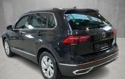 Volkswagen Tiguan II, 2023 год, 2 850 000 рублей, 1 фотография