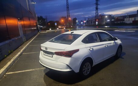 Hyundai Solaris II рестайлинг, 2021 год, 1 200 000 рублей, 3 фотография