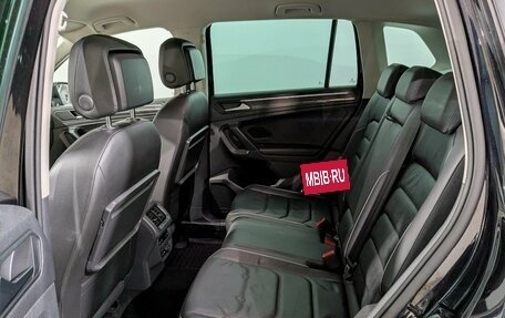 Volkswagen Tiguan II, 2018 год, 3 050 000 рублей, 4 фотография