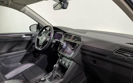 Volkswagen Tiguan II, 2018 год, 3 050 000 рублей, 15 фотография