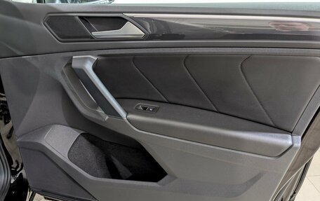 Volkswagen Tiguan II, 2018 год, 3 050 000 рублей, 25 фотография