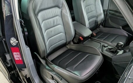 Volkswagen Tiguan II, 2018 год, 3 050 000 рублей, 13 фотография