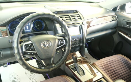 Toyota Camry, 2016 год, 2 339 000 рублей, 10 фотография