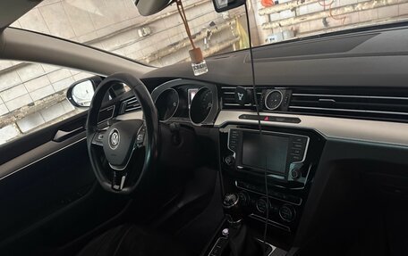 Volkswagen Passat B8 рестайлинг, 2015 год, 1 450 000 рублей, 5 фотография