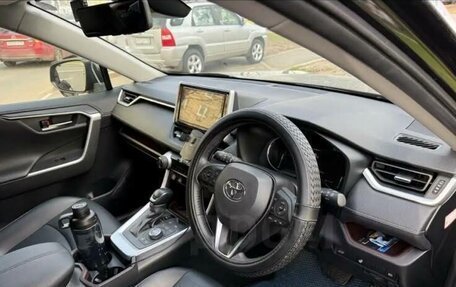 Toyota RAV4, 2020 год, 3 400 000 рублей, 5 фотография