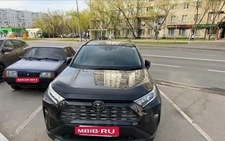 Toyota RAV4, 2020 год, 3 400 000 рублей, 2 фотография
