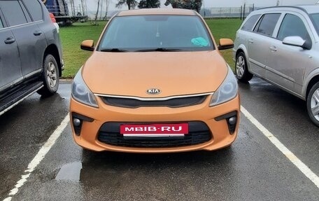 KIA Rio IV, 2018 год, 900 000 рублей, 2 фотография