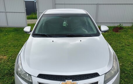 Chevrolet Cruze II, 2011 год, 600 000 рублей, 2 фотография