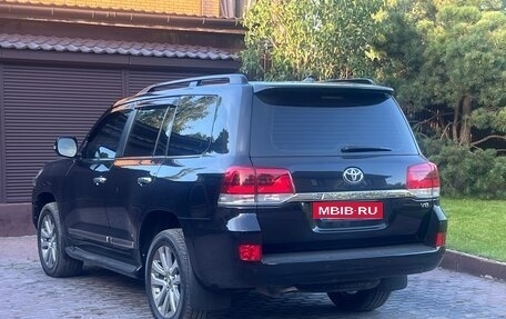 Toyota Land Cruiser 200, 2016 год, 5 800 000 рублей, 6 фотография