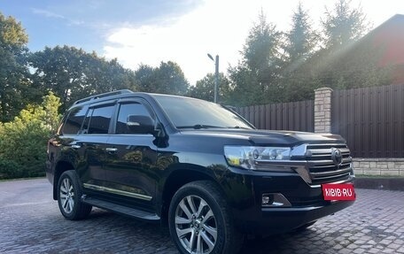 Toyota Land Cruiser 200, 2016 год, 5 800 000 рублей, 21 фотография