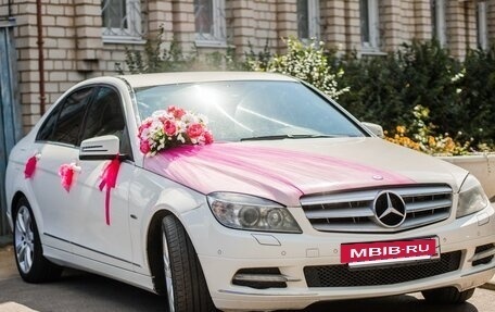 Mercedes-Benz C-Класс, 2010 год, 1 000 000 рублей, 3 фотография