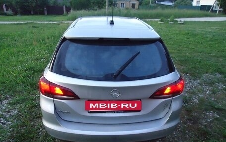 Opel Astra K, 2020 год, 1 300 000 рублей, 19 фотография